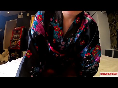 ❤️ Vajza e re cosplay pëlqen seksin deri në orgazmë me një shiringë në një kalorës dhe një blowjob. Vajzë aziatike me pidhi leshtore dhe cica të bukura me kostum tradicional japonez në video amatore që tregon masturbim me lodra qij. Sakura 3 OSAKAPORN. ❤️❌ Porno tek ne ﹏