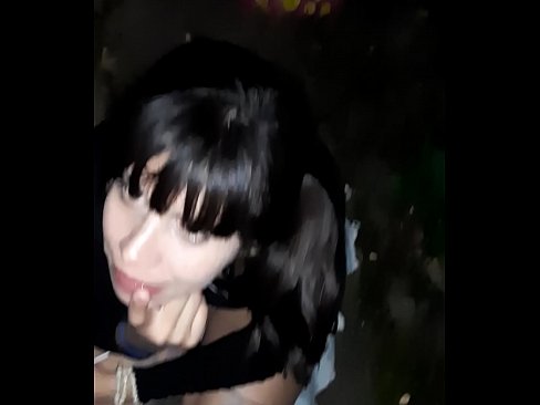 ❤️ Në rrugë penisi i fryrë në këmbim të karamele ❤️❌ Porno tek ne ﹏